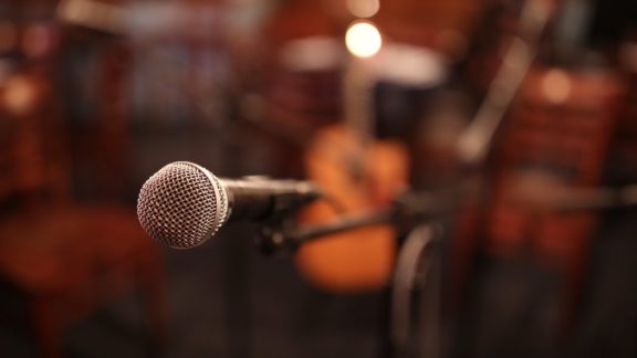 The-Bluebird-Cafe-Mic2