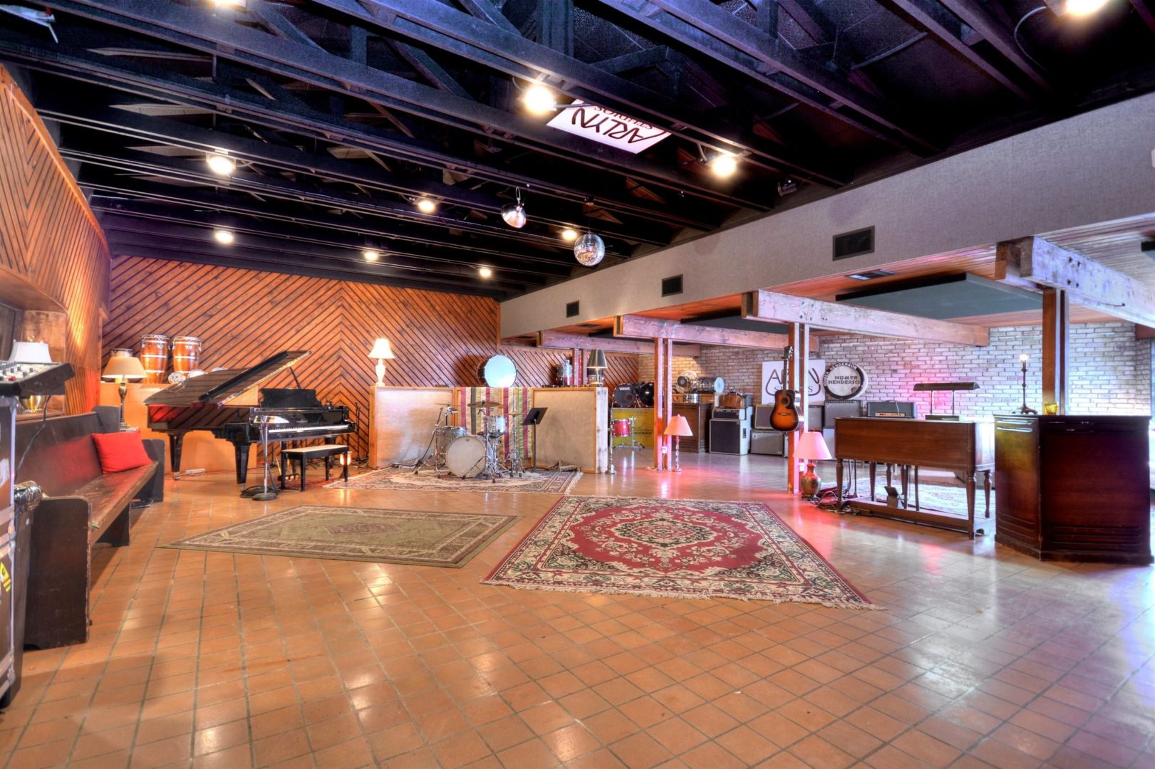 arlyn-studios-austin