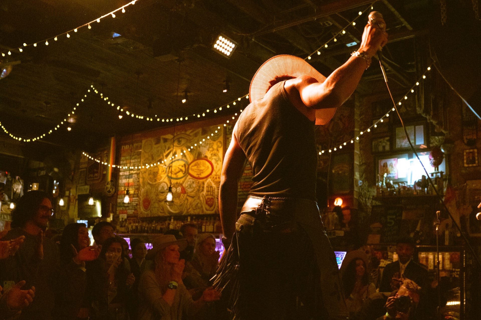 2023-AOTR-angle-white-25-crop